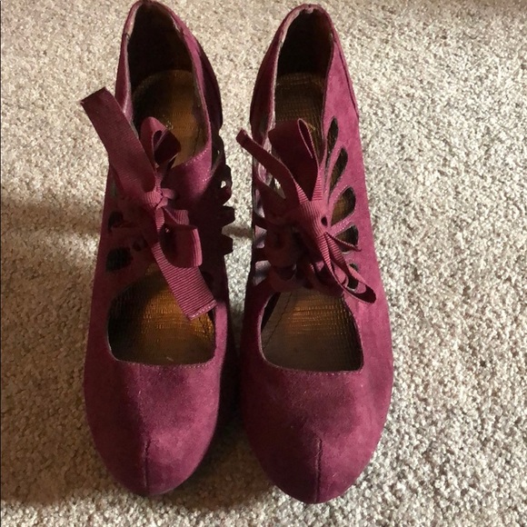 Lace up front purple heels - Picture 3 of 4